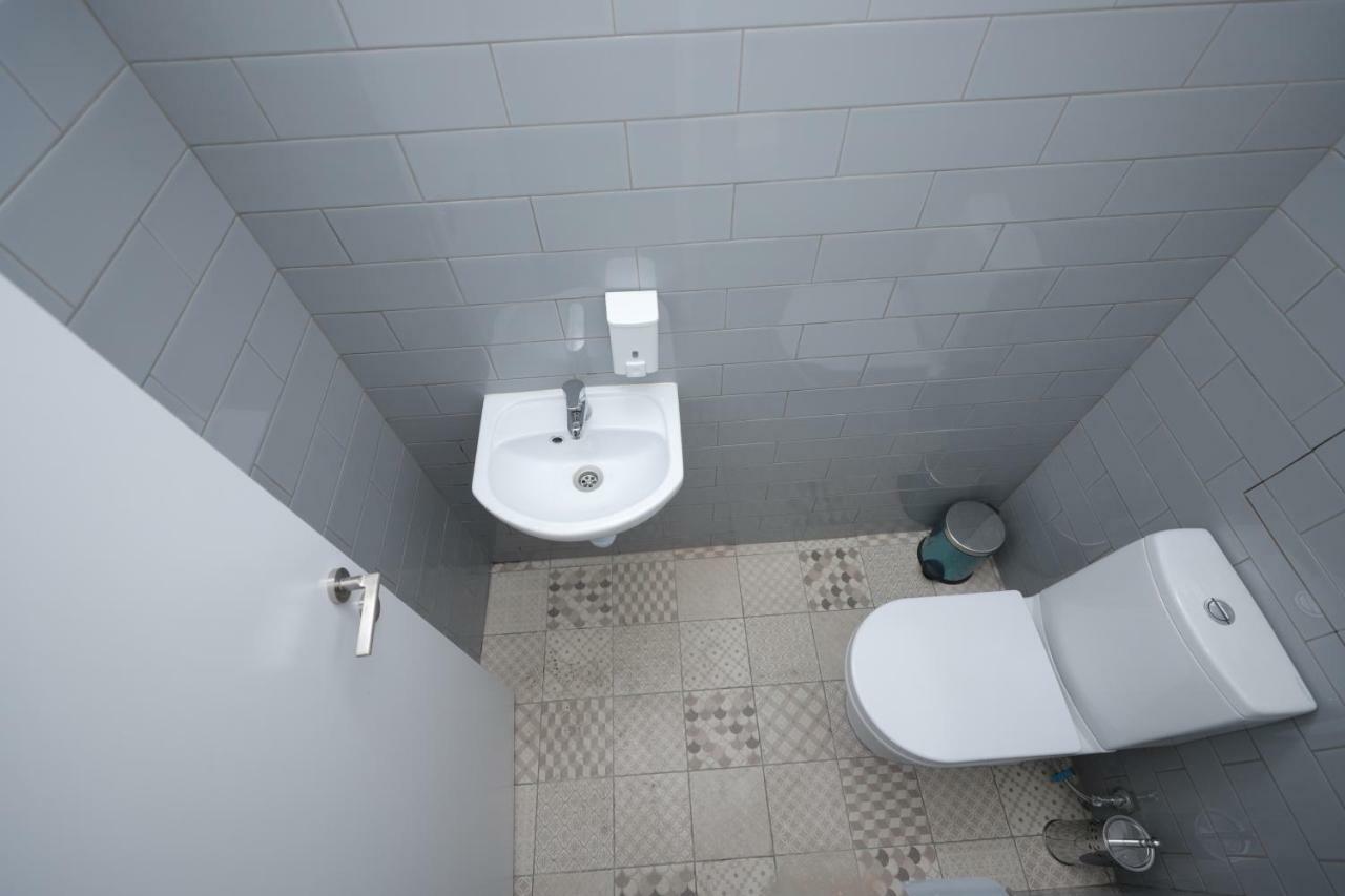 Duck Hostel Jerevan Buitenkant foto
